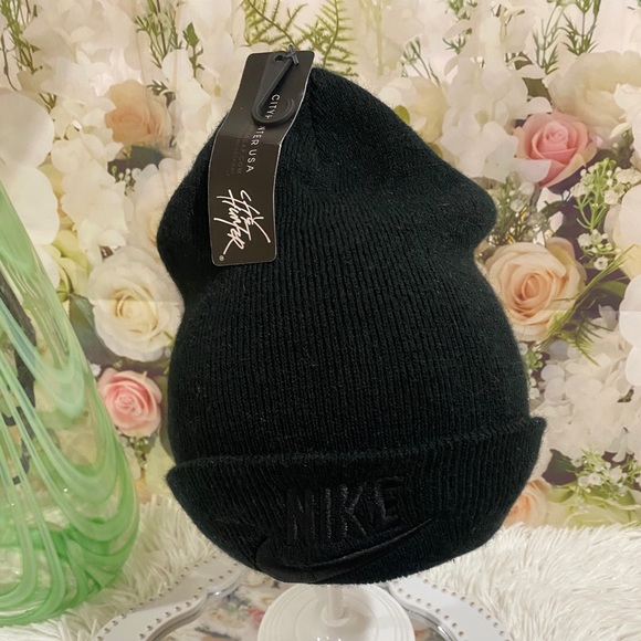 Nike Other - NWT Nike Beanie